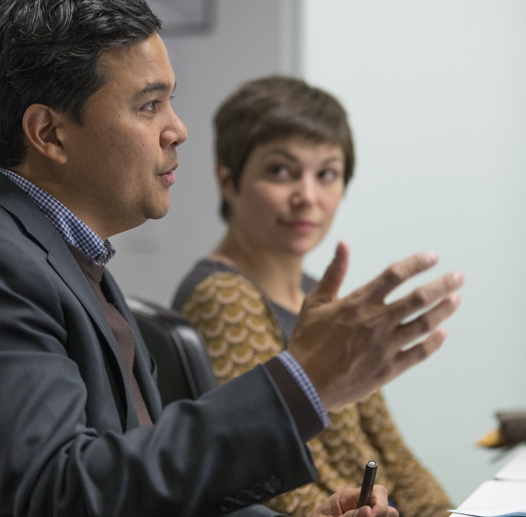 Guest speaker Mark Latonero of Data & Society and Karen Levy, assistant professor of Information Science and course instructor, lead a discussion in the Tech/Law Colloquium.